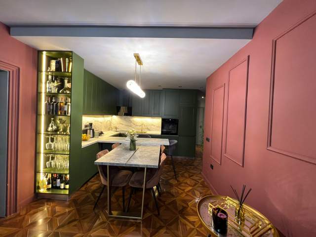 Tirane, jepet me qera apartament 3+1+BLK Kati 5, 130 m² 1.200 Euro (Zogu i Zi)