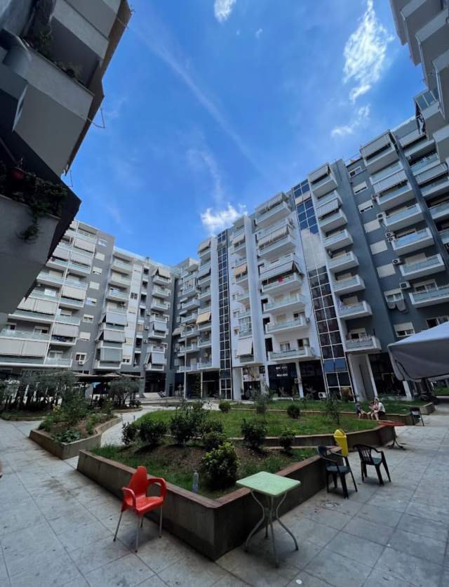 Tirane, shitet apartament 2+1+BLK Kati 1, 95 m² 95.000 Euro (Yzberisht)