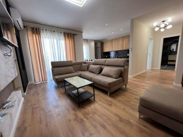 Tirane, jepet me qera apartament 2+1+BLK Kati 3, 110 m² 700 Euro (Don Bosko)