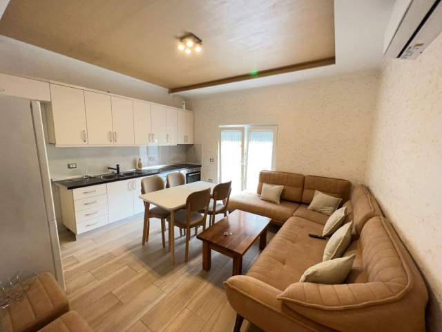 Tirane, ofert apartament 2+1 Kati 0, 70 m² 350 Euro (5 maji)