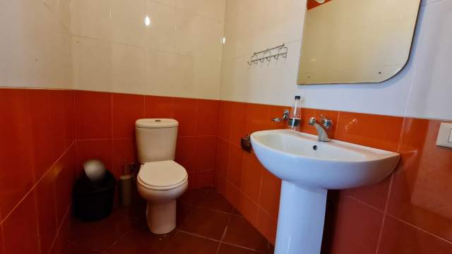 Tirane, jepet me qera zyre Kati 0, 40 m² 400 Euro (Komuna e Parisit)