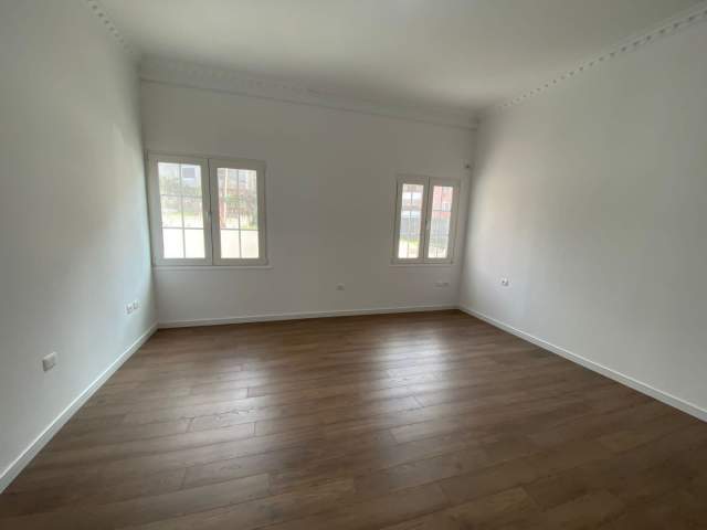 Tirane, shitet apartament 3+1+BLK Kati 1, 133 m² 128.000 Euro (Fresku)