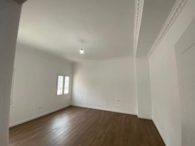 Tirane, shitet apartament 3+1+BLK Kati 1, 133 m² 128.000 Euro (Fresku)