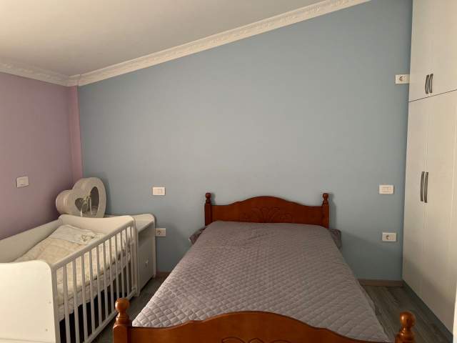 Tirane, jepet me qera apartament 3+1+BLK Kati 3, 130 m² 500 Euro (Fresku)