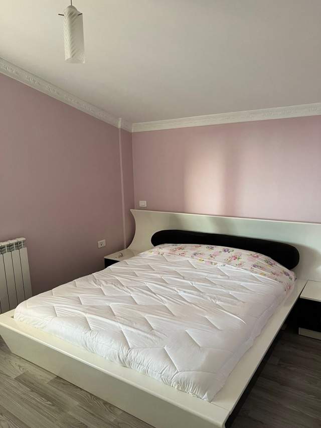 Tirane, jepet me qera apartament 3+1+BLK Kati 3, 130 m² 500 Euro (Fresku)