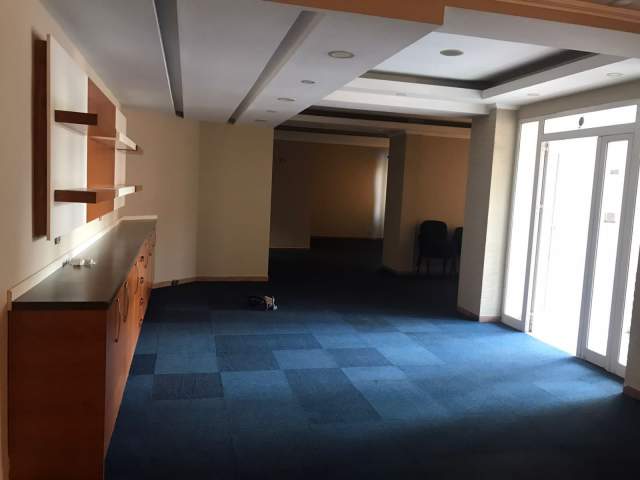 Tirane, jepet me qera magazine Kati 0, 400 m² 4.000 Euro (Jordan Misja)