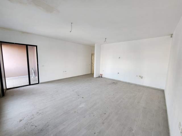 Tirane, jepet me qera zyre Kati 1, 110 m² 430 Euro (Casa Italia)