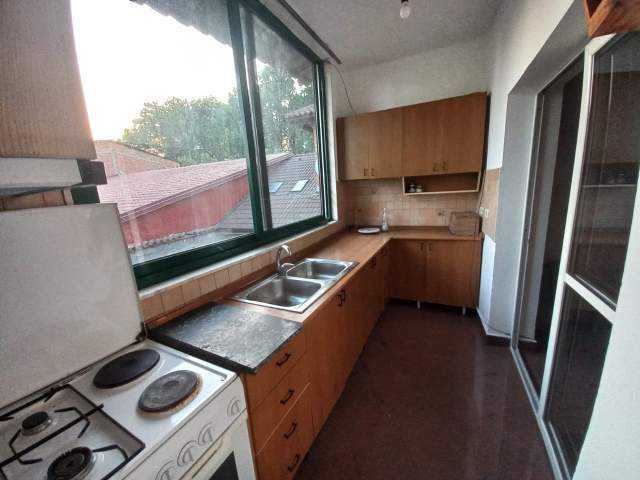 Tirane, jepet me qera apartament 1+1+BLK Kati 4, 60 m² 350 Euro (lulishte “1 Maji”)