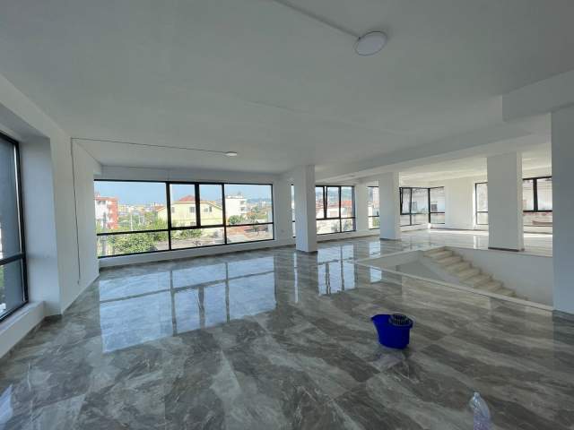 Tirane, jepet me qera ambjent biznesi Kati 1, 800 m² 8.000 Euro (Astir)