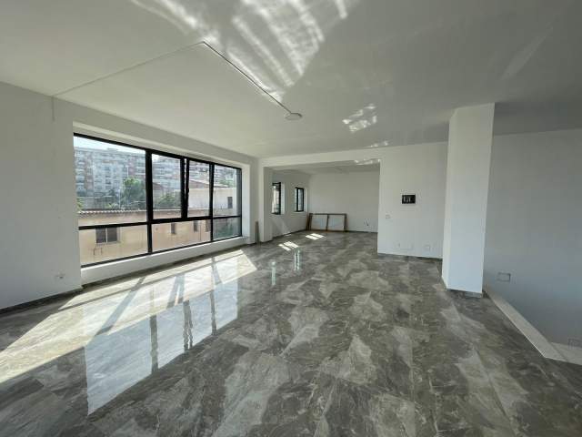 Tirane, jepet me qera ambjent biznesi Kati 1, 800 m² 8.000 Euro (Astir)