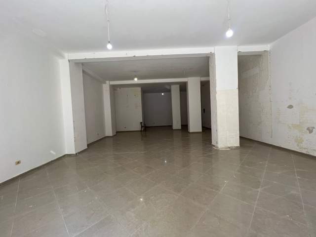 Tirane, jepet me qera dyqan Kati 0, 146 m² 55.000 Leke (Astir)