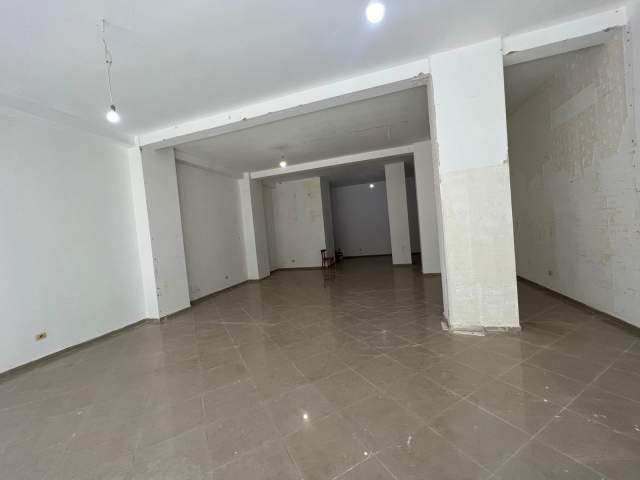 Tirane, jepet me qera dyqan Kati 0, 146 m² 55.000 Leke (Astir)