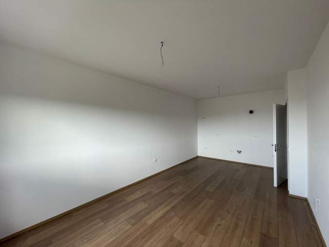 Tirane, shes apartament 1+1 Kati 8, 5.902 m² 65.000 Euro (Vila L)