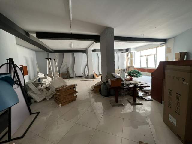 Tirane, jepet me qera zyre Kati 2, 500 m² 2.000 Euro (Teodor Keko)