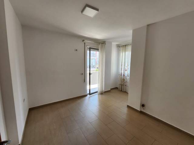Tirane, jepet me qera apartament 1+1+BLK Kati 2, 73 m² 500 Euro (Don Bosko)