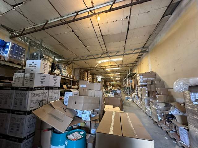 Tirane, jepet me qera magazine Kati 0, 650 m² 1.300 Euro (City Park)