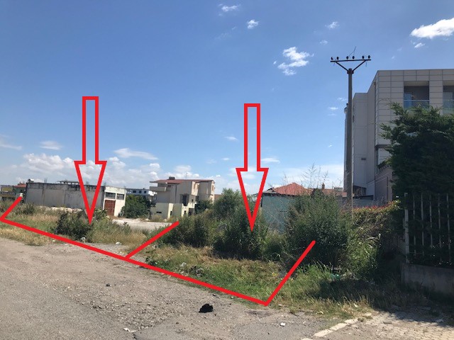 Durres, Shiten 4 Toka Are me Siperfaqe totale prej 4.568 m², 753.720 Euro (Spitalle)