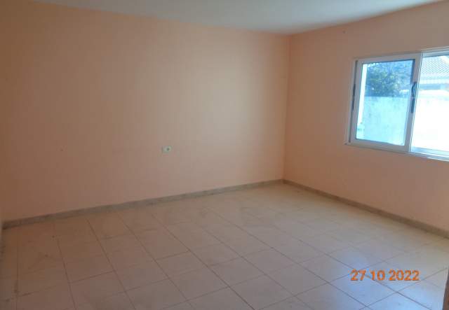 Lushnje, Shitet Truall 361 m² dhe Ndertese 104.3 m², 6,300,000 Leke