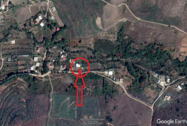 shitet Truall dhe Ndertese nje kateshe,  2.880.000 Leke (Lagjia Demokracia, Mahmurras)