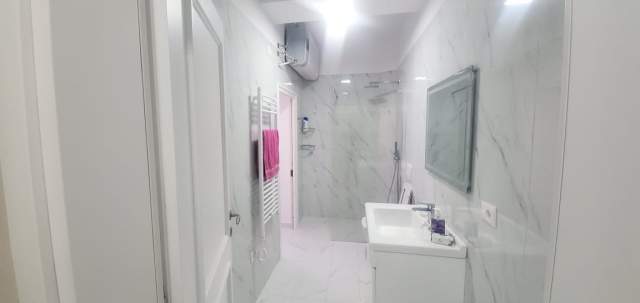 Tirane, jepet me qera apartament 2+1 Kati 1, 650 Euro (Pazari i Ri)