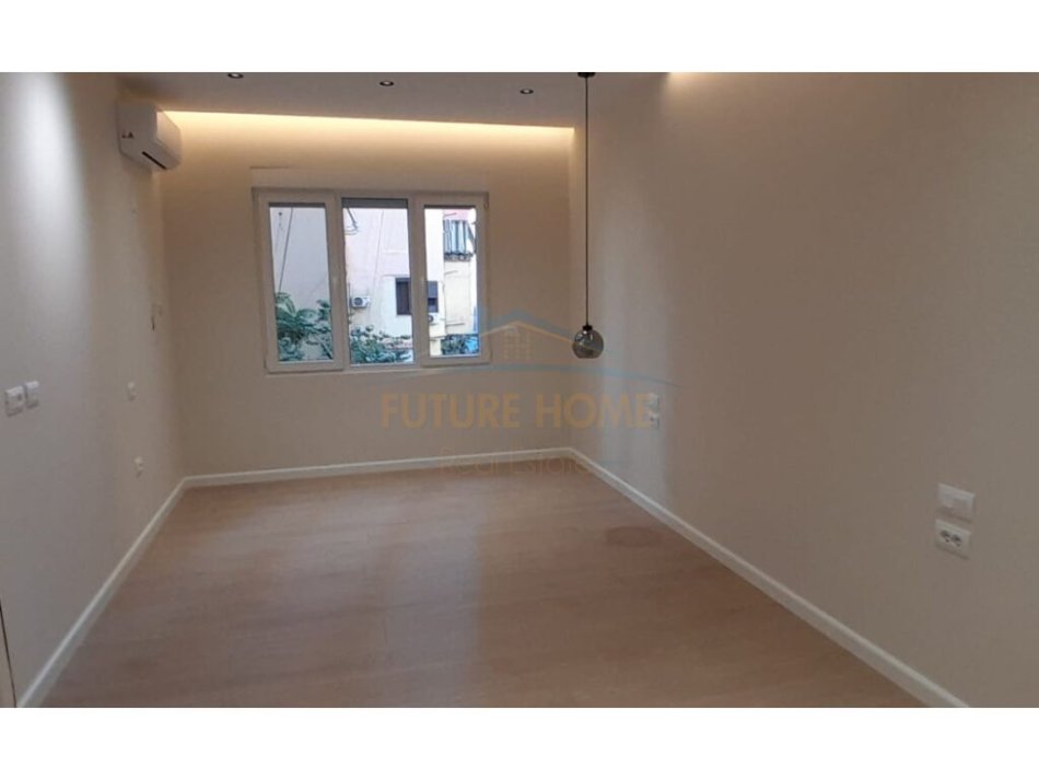 Tirane, shitet apartament 2+1+Ballkon Kati 2, 100 m² 255.000 € (9 Katsheve, Qender)