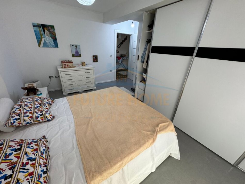 Durres, shitet apartament 2+1 Kati 1, 136 m² 130.000 € 