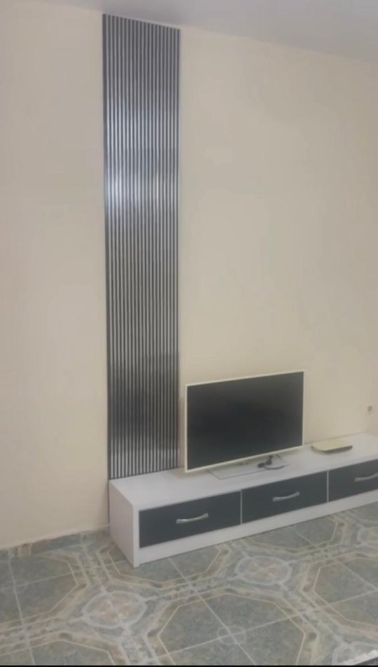 Tirane, jepet me qera apartament 1+1+Ballkon Kati 1, 70 m² 400 € (Shkolla Kuqe)