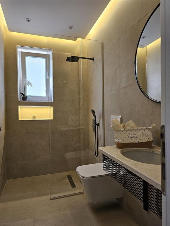 Tirane, jepet me qera apartament 1+1 Kati 1, 70 m² 600 € 