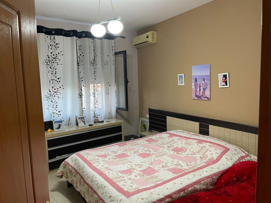 QERA APARTAMENT 1+1 UNAZE E RE TIRANE