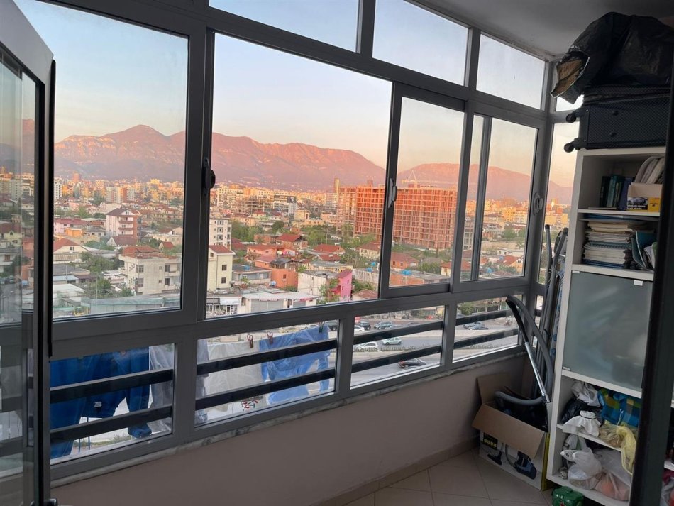 QERA APARTAMENT 1+1 UNAZE E RE TIRANE