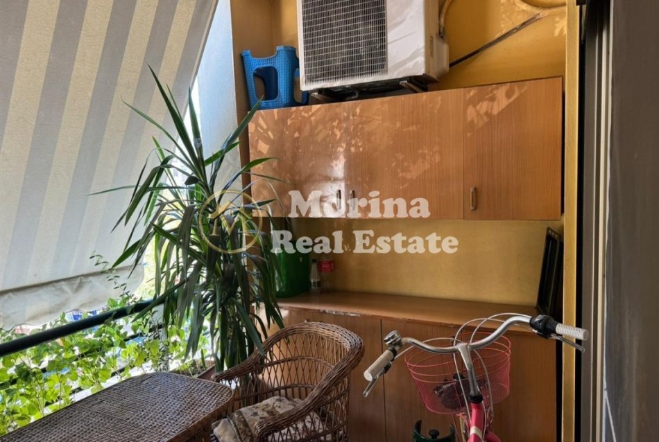 Tirane, jepet me qera apartament 2+1 Kati 2, 92 m² 600 € (Komuna Parisit)