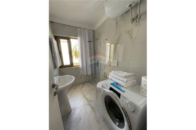 Tirane, shitet apartament 1+1+BLK Kati 4, 65 m² 103.000 Euro