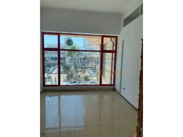 Durres, jepet me qera ambjent biznesi Kati 2, 281 m² 1.200 Euro (Rruga Taulantia)