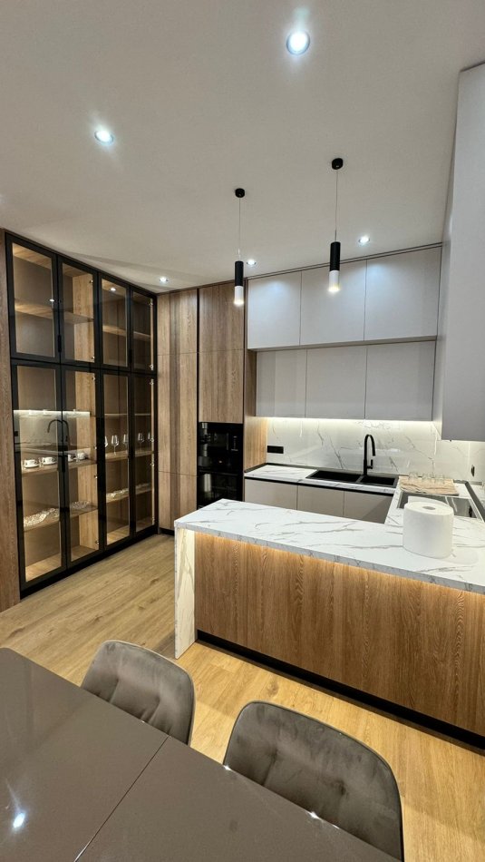 Tirane, jepet me qera apartament Kati 1, 85 m² 850 € 