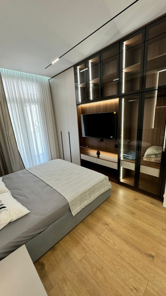 Tirane, jepet me qera apartament 1+1+Ballkon Kati 1, 850 € (Liqeni thate, Hotel Radison)