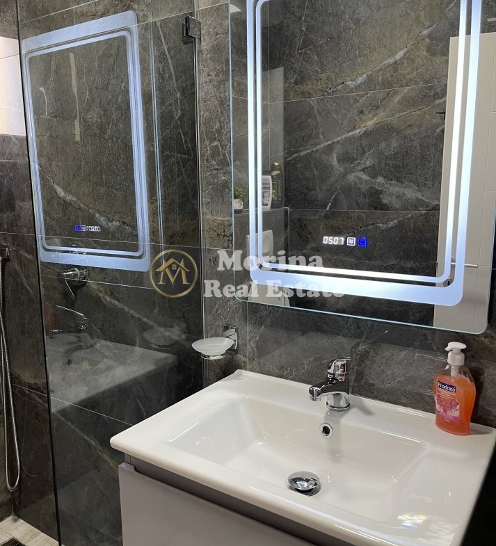 Tirane, jepet me qera shtepi 1+1 Kati 1, 60 m² 600 € (Spitali Amerikan 2)
