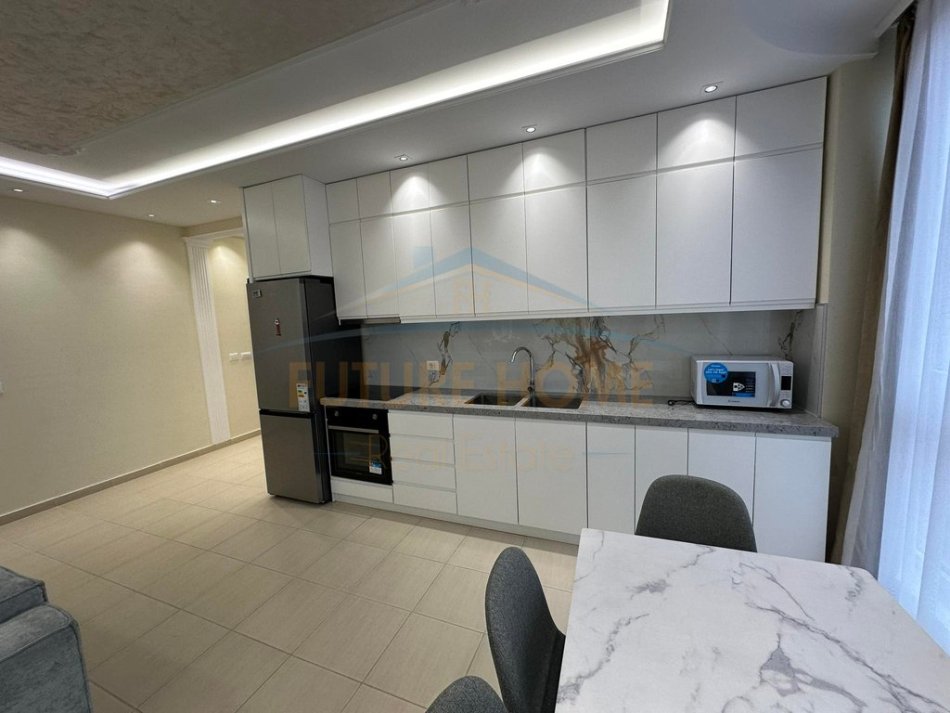 0683487469  Tirane, jepet me qera apartament 2+1+Ballkon Kati 6, 117 m² 750 € (Bulevardi i Ri)