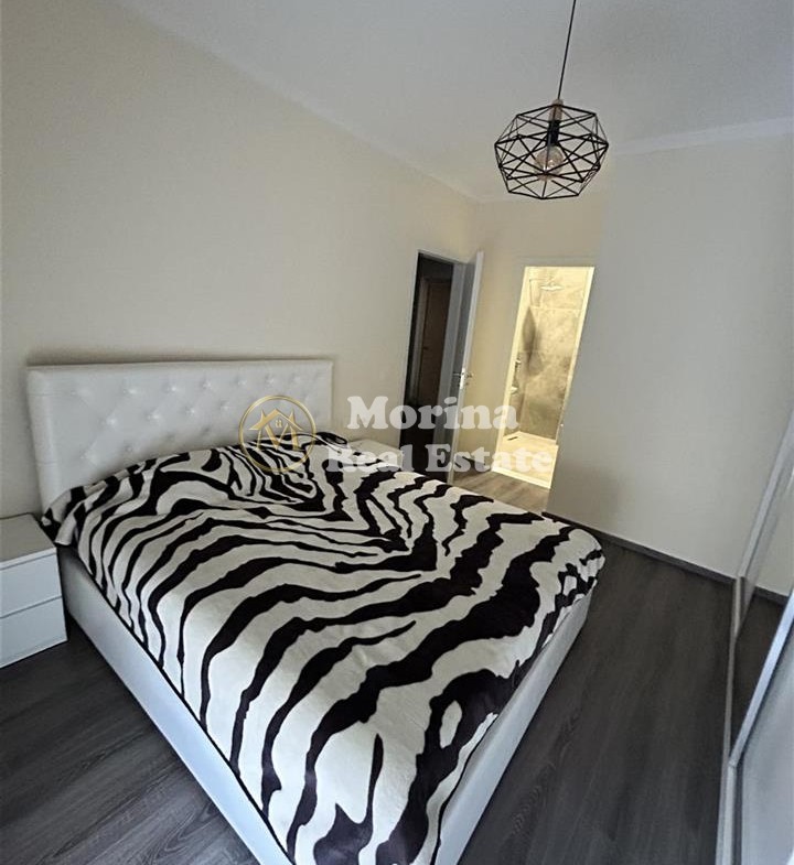 Tirane, jepet me qera apartament 2+1 Kati 3, 95 m² 450 € (Fresku)