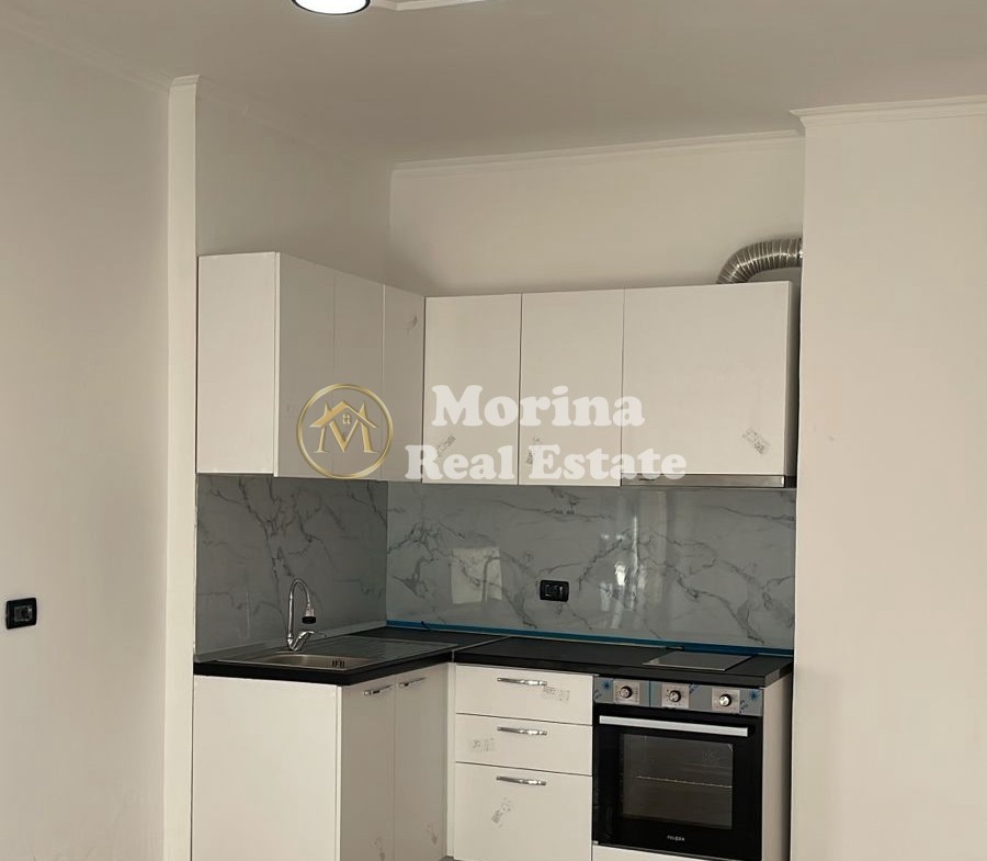 Tirane, jepet me qera apartament 2+1 Kati 4, 85 m² 600 € (Laprake)
