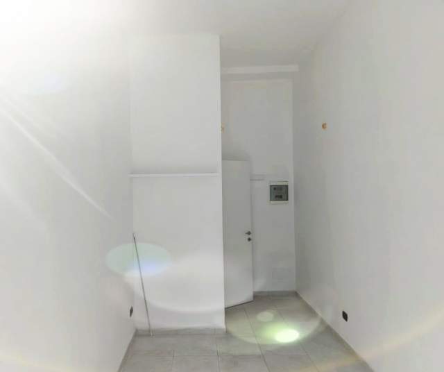 Tirane, jepet me qera dyqan Kati 0, 17 m² 320 Euro (Kavajes)