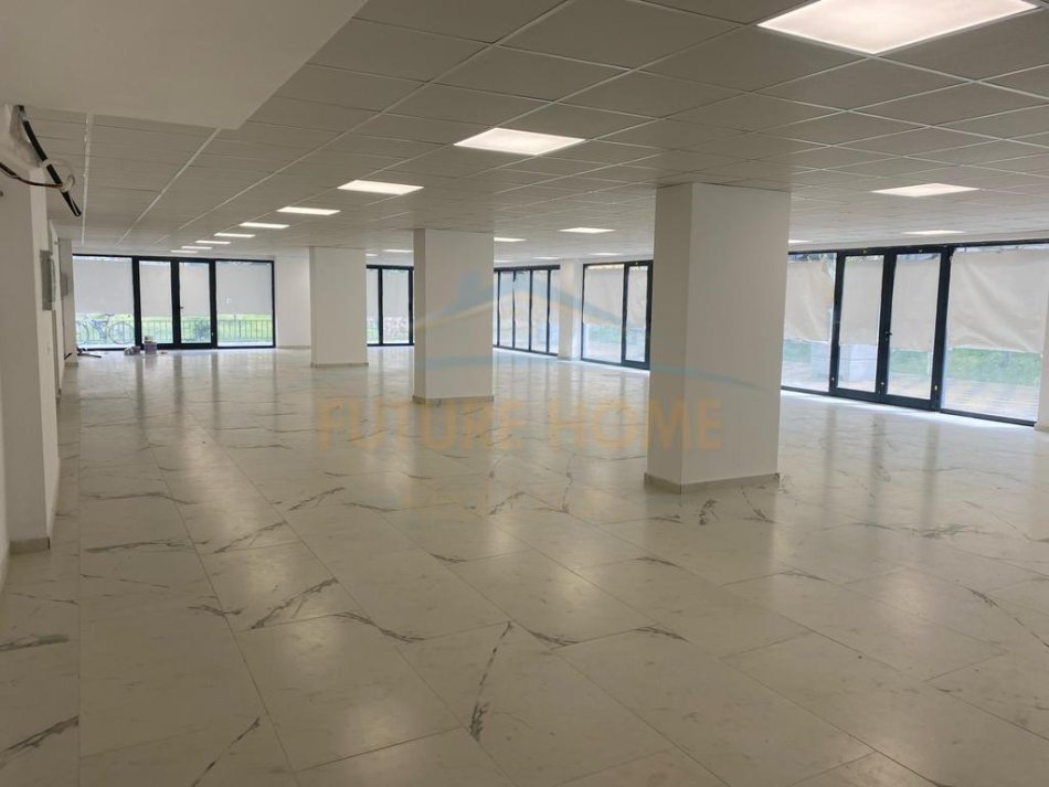 0683487469  Tirane, jepet me qera ambjent biznesi Kati 0, 1.000 m² 7.000 € (Rruga e Dibres)