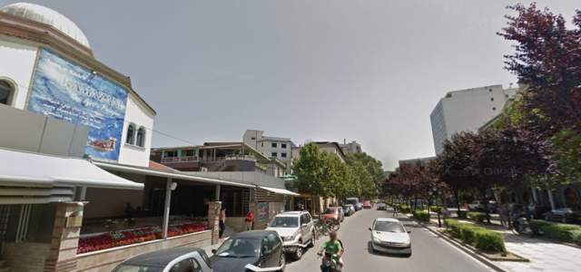 Tirane, jap me qera dyqan Kati 0, 30 m² 400 Euro (Kavajes)