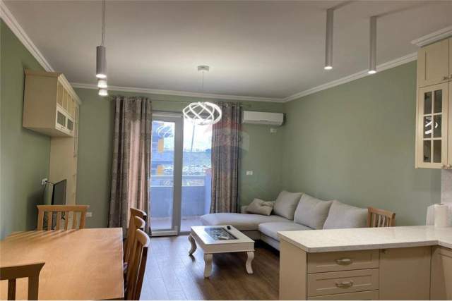 Tirane, shitet apartament 2+1 Kati 2, 110 m² 800  (Rruga e Kosovareve)