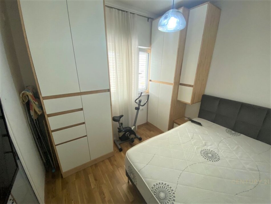 Tirane, shitet apartament 2+1 Kati 5, 73 m² 145.000 € (rruga e kavajes)