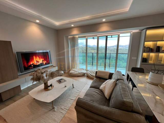 Tirane, jepet me qera apartament 2+1 Kati 19, 150 m² 2.500 Euro (Air Albania)