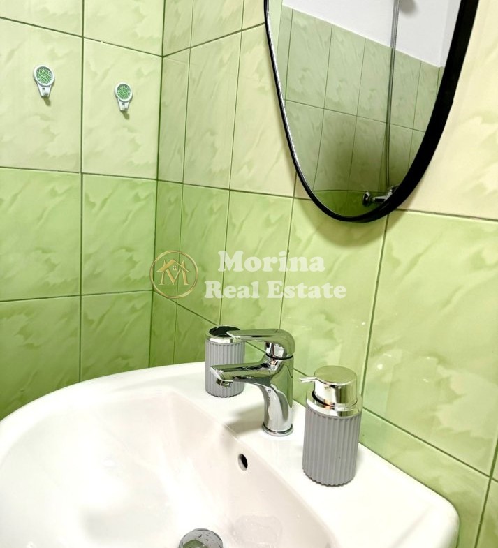 Tirane, jepet me qera garsonier Kati 4, 50 m² 500€ (Komuna Parisit)