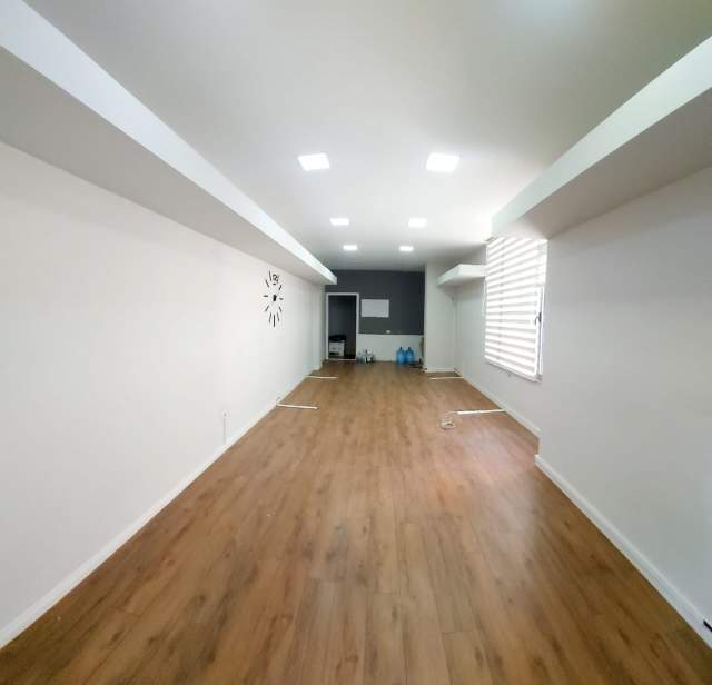 Tirane, jepet me qera dyqan Kati 0, 50 m² 520 Euro (Myslym Shyri)