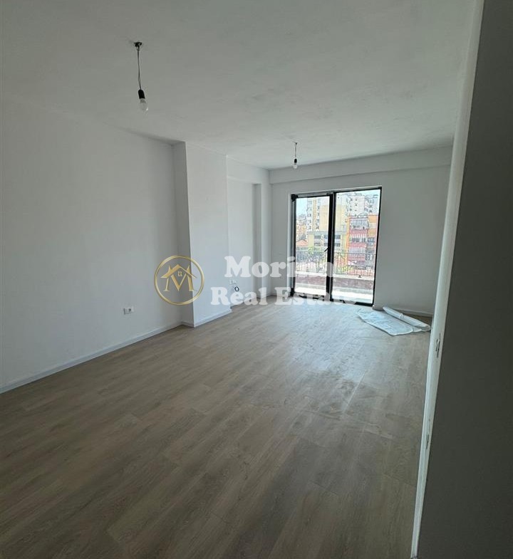 Tirane, jepet me qera apartament 2+1 Kati 2, 95 m² 700 € (Myslym Shyri)