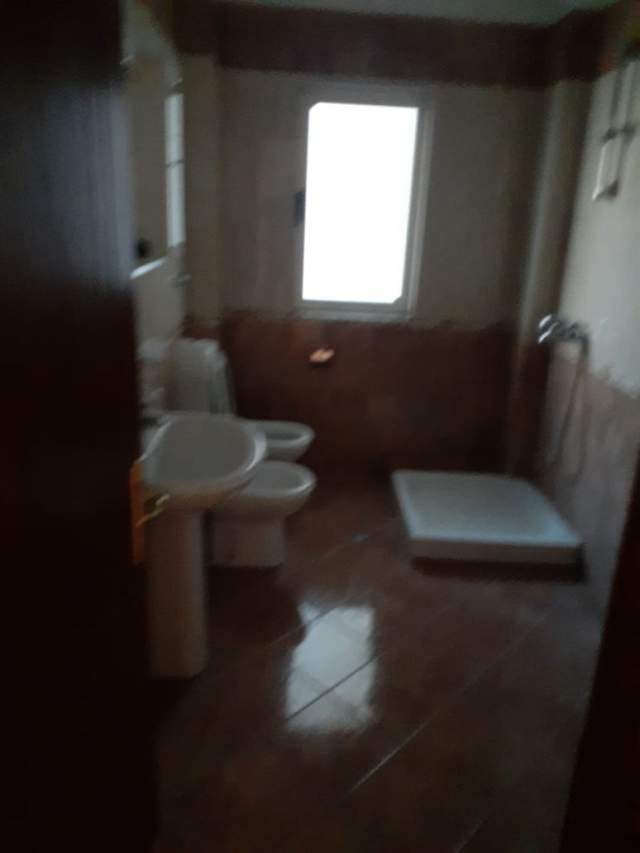 Tirane, jepet me qera apartament 3+1+BLK Kati 3, 250 m² 75.000 Leke (shkelqim fusha)