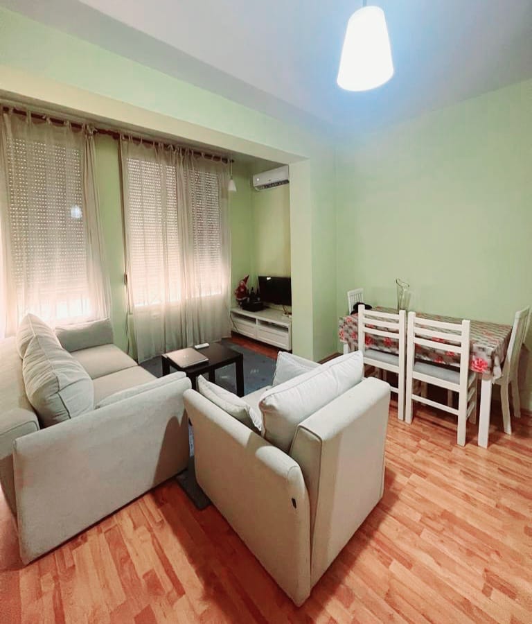 Jepet apartament 1+1 me qira ne Qender